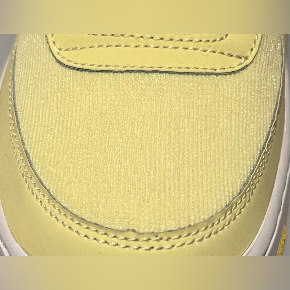 EUC Nike Air Force 1 LV8 GS Citron Tint Yellow Boy shoes size 6 (6 Big Kid) - Picture 8 of 10
